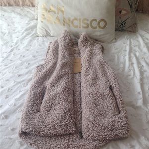 Brand new Thread and Supply Sherpa/Wubby vest!